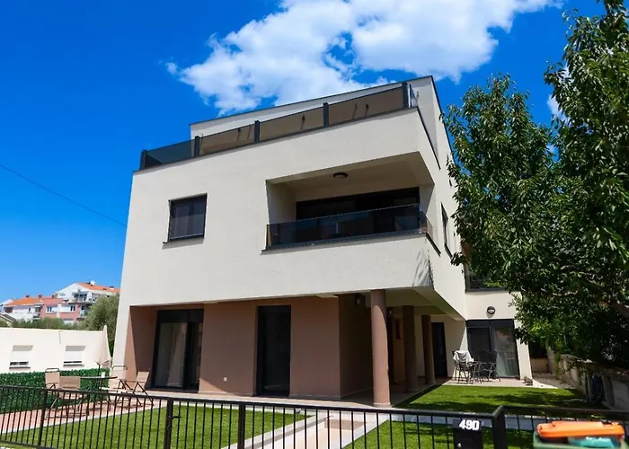 Princess Lea's Задар